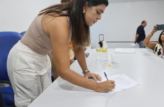 Paulista firma parceria e contrata 50 jovens aprendizes